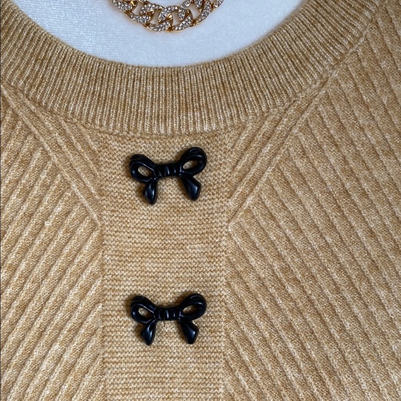 Nanette Lepore Gold/Mustard Sweater with Black Accents Size Large - Picture 3 of 13